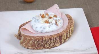 foto da receita Pão australiano com blanquet e requeijão temperado