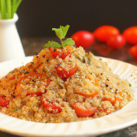 Risoto de quinoa com tomate, shimeji e azeite de coentro