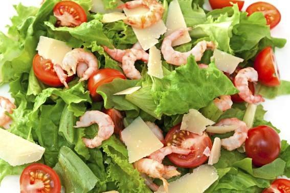 foto da receita Salada de camarão com alface