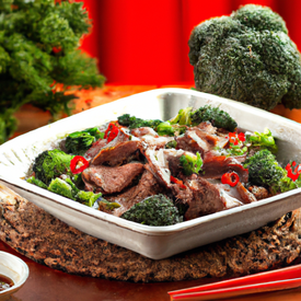 carne oriental com brocolis