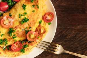 foto da receita Omelete de forno de queijo e tomate