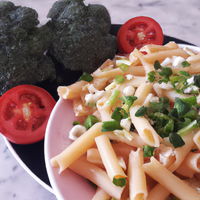 foto da receita Salada de macarrão com gengibre e cebolinha