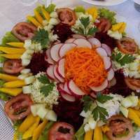 foto da receita Salada bronzeadora de couve,   pimentão vermelho,   beterraba e manga